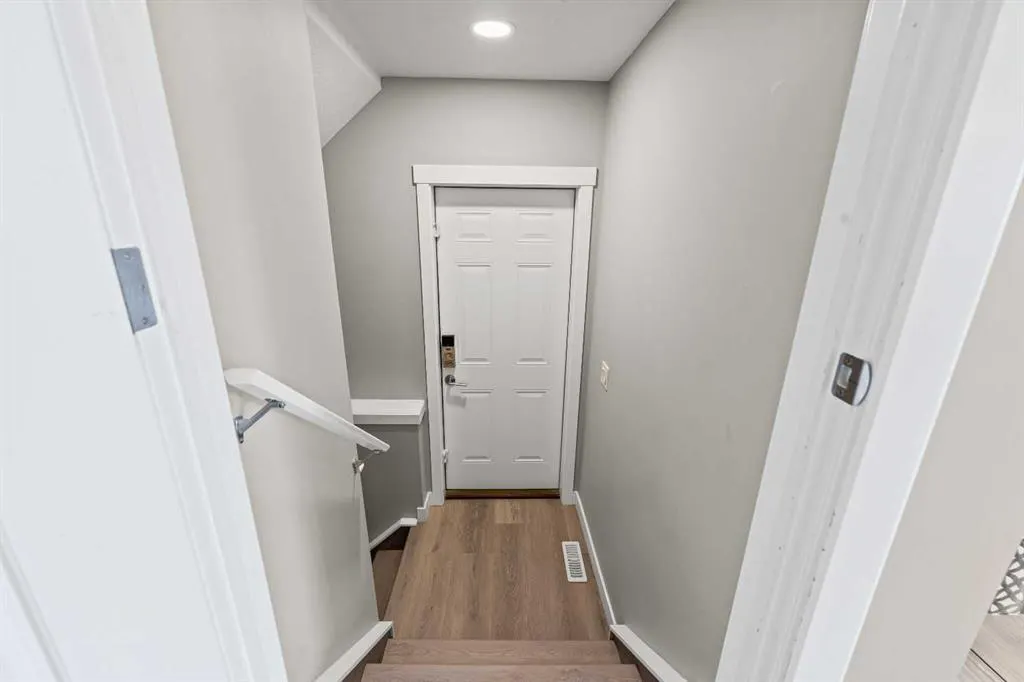 235 Redstone Heights NE