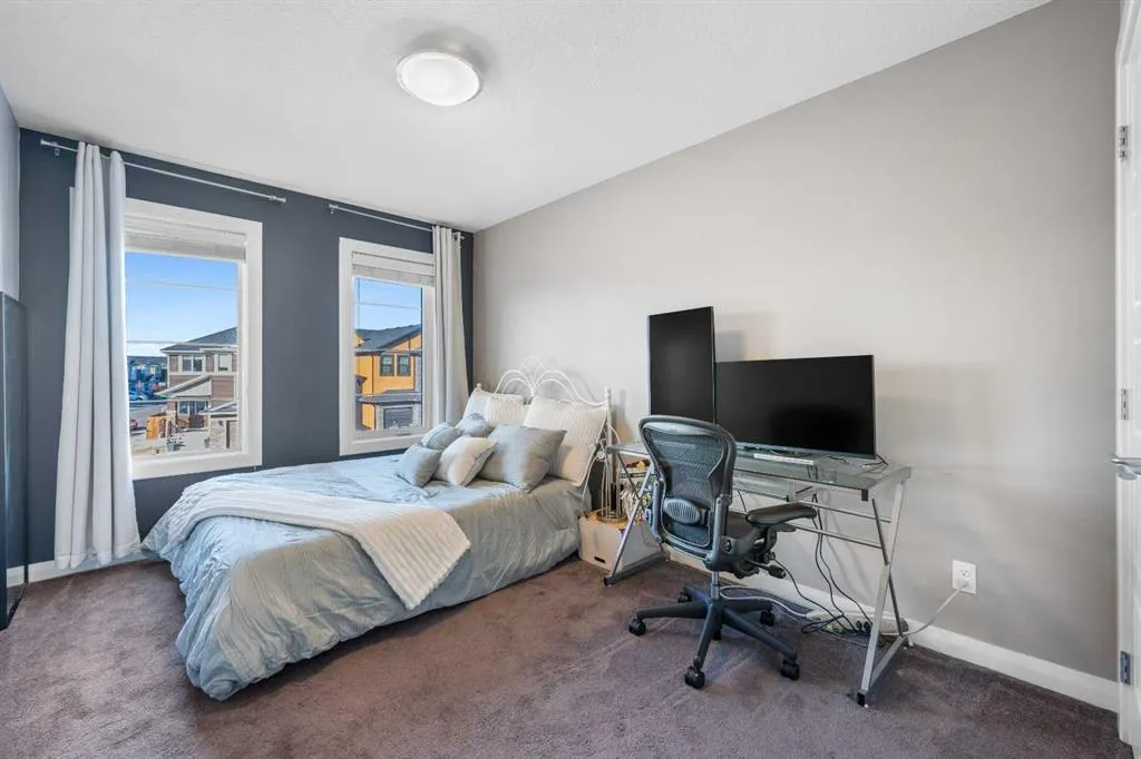 235 Redstone Heights NE