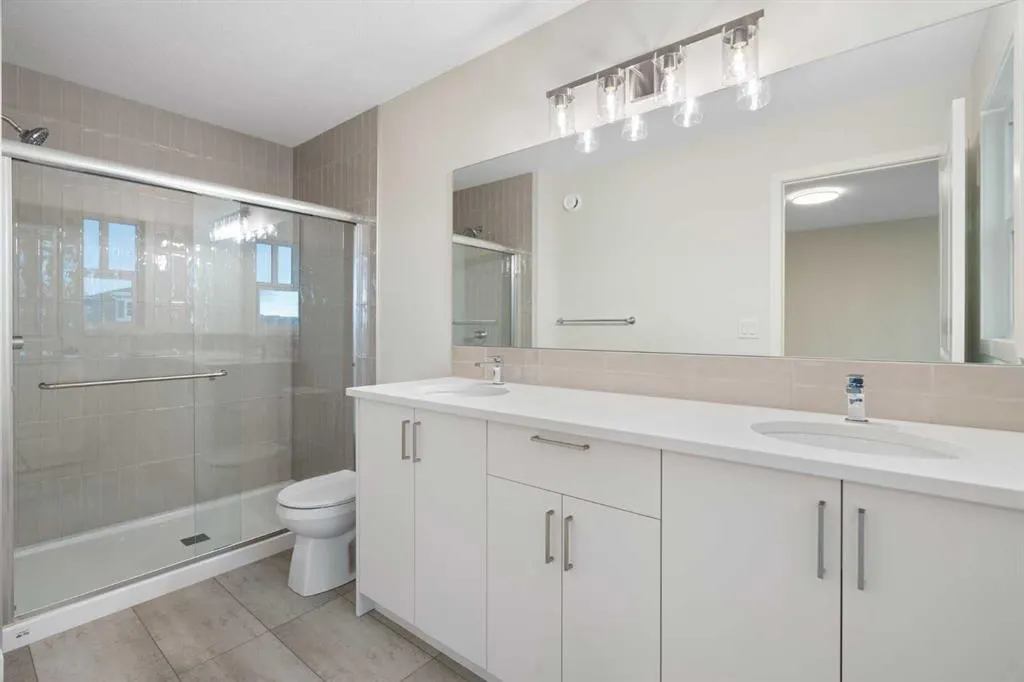 680 Buffaloberry Manor SE