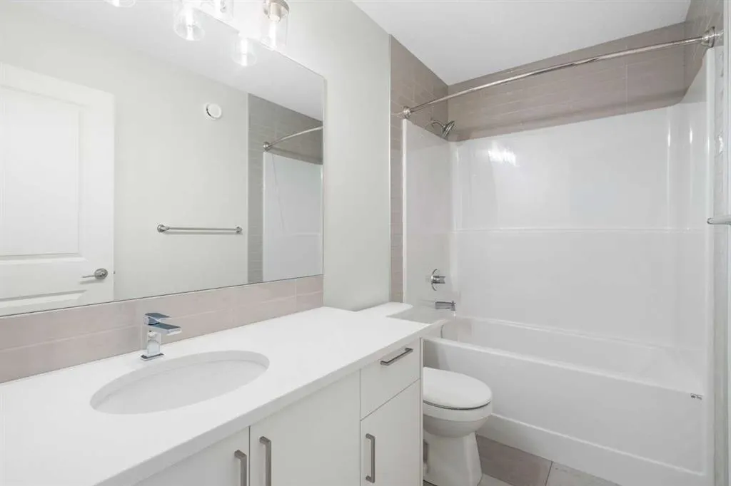 680 Buffaloberry Manor SE