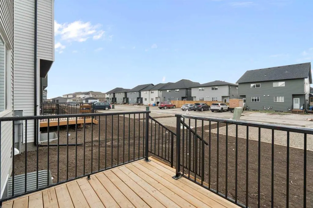 680 Buffaloberry Manor SE