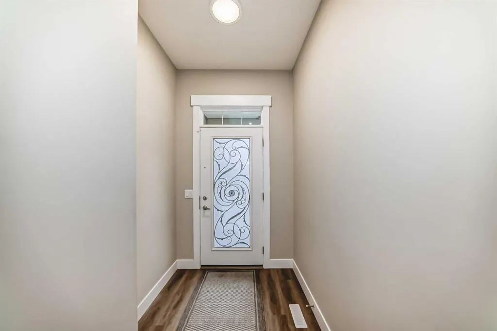 153 Masters Row SE