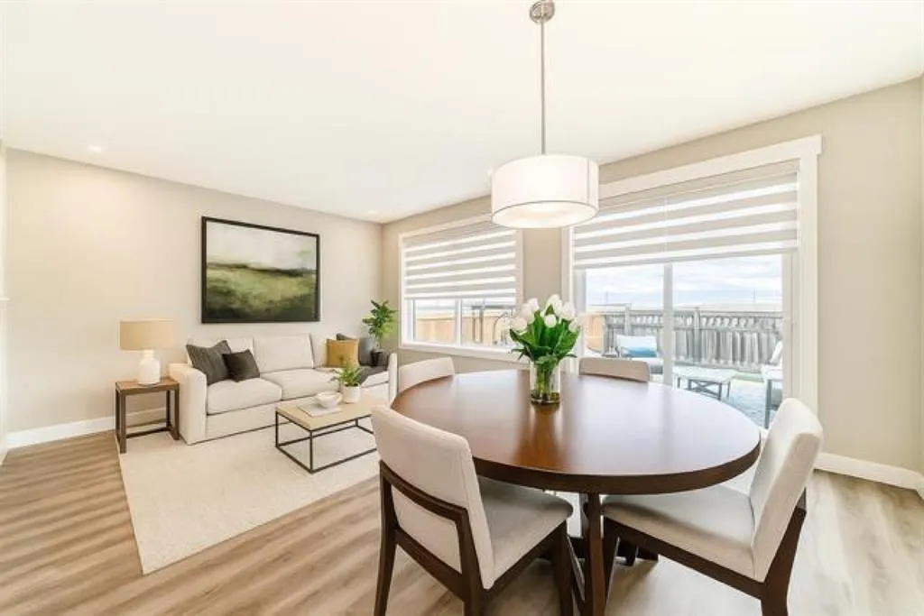 153 Masters Row SE