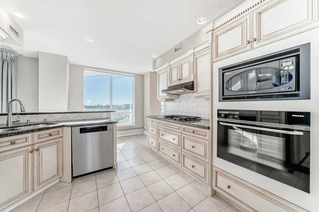 228 26 Avenue SW, #1202
