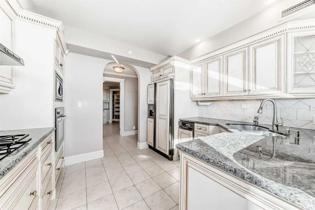 228 26 Avenue SW, #1202