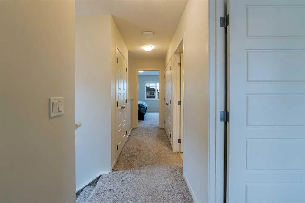 117 Midtown Close SW