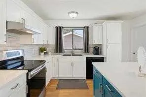 14 Glenhill Crescent