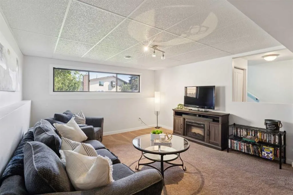 14 Glenhill Crescent