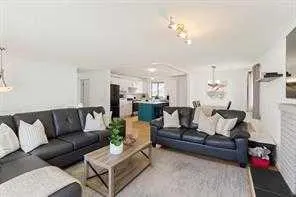 14 Glenhill Crescent