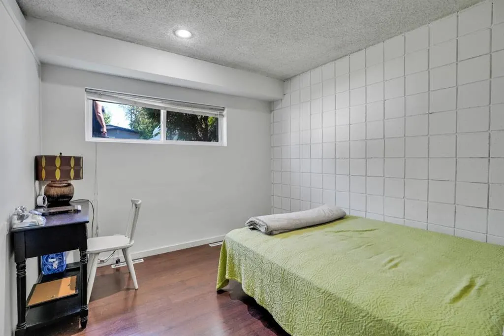 116 Selkirk Drive SW