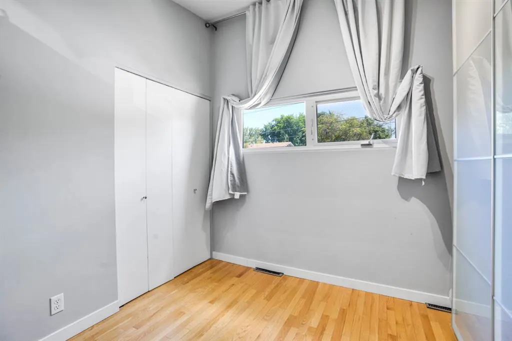 116 Selkirk Drive SW