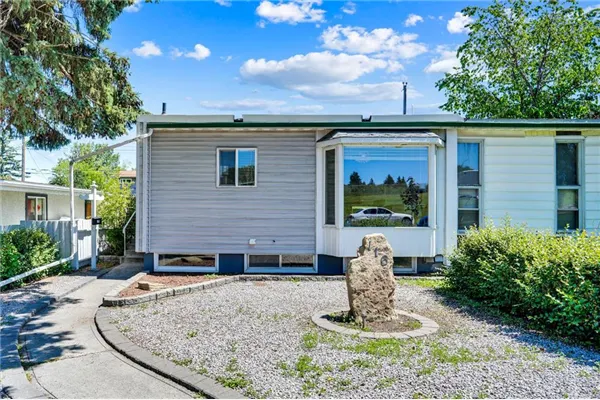 116 Selkirk Drive SW