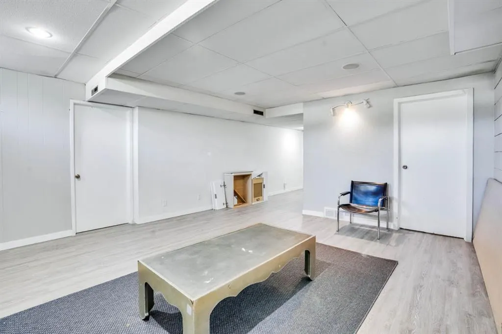 116 Selkirk Drive SW