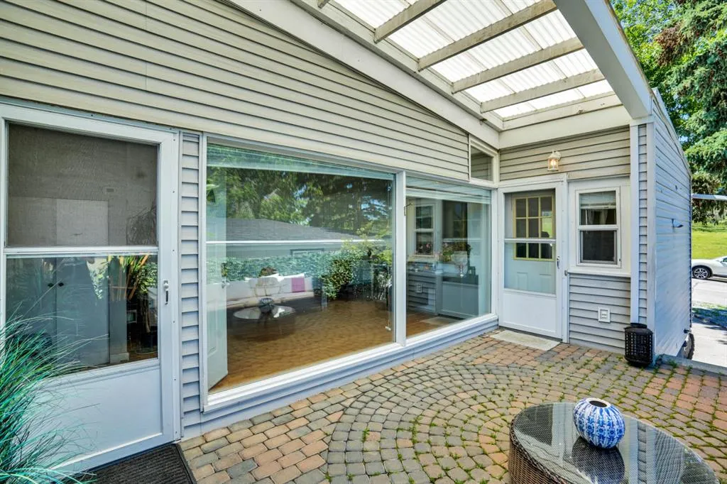 116 Selkirk Drive SW