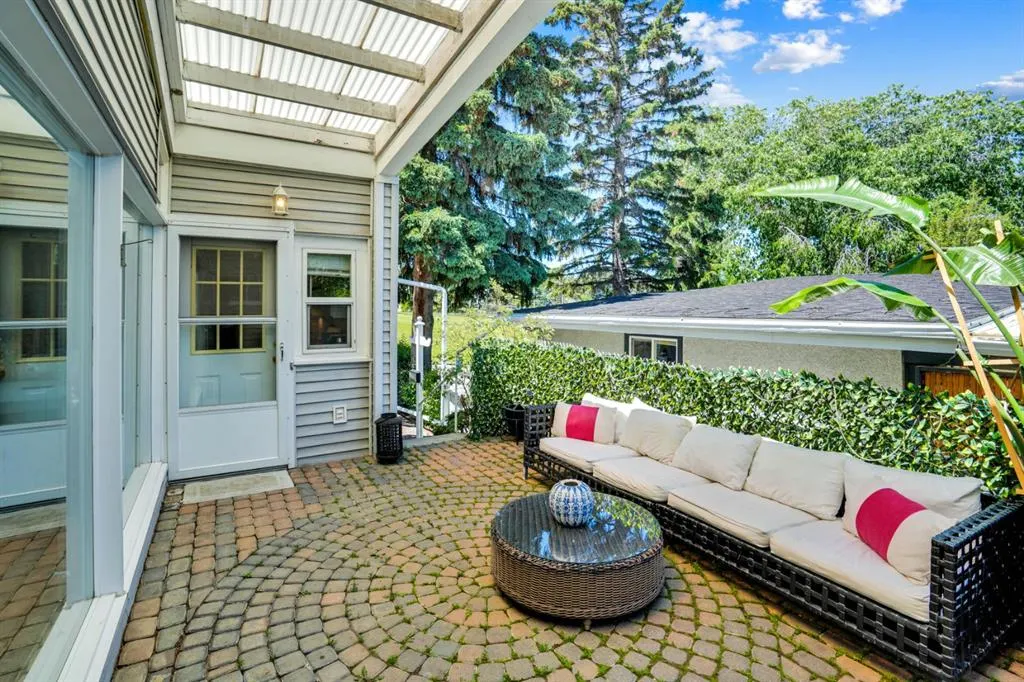 116 Selkirk Drive SW