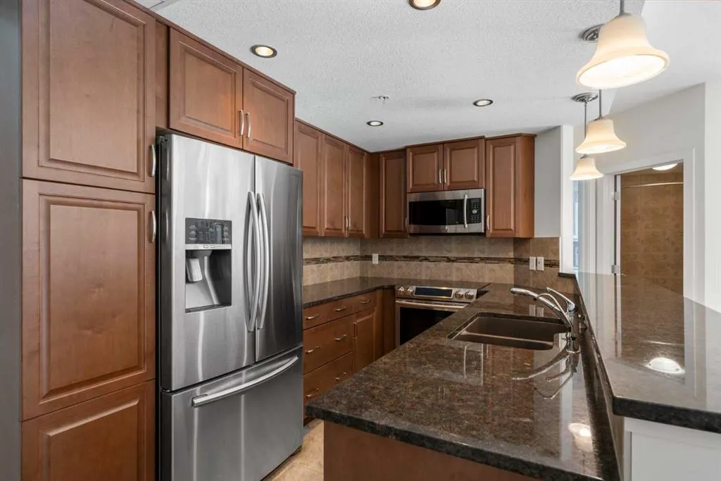 24 Varsity Estates Circle NW, #402