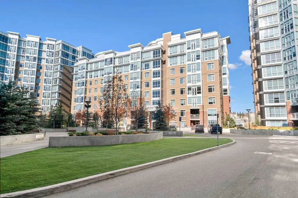 24 Varsity Estates Circle NW, #402