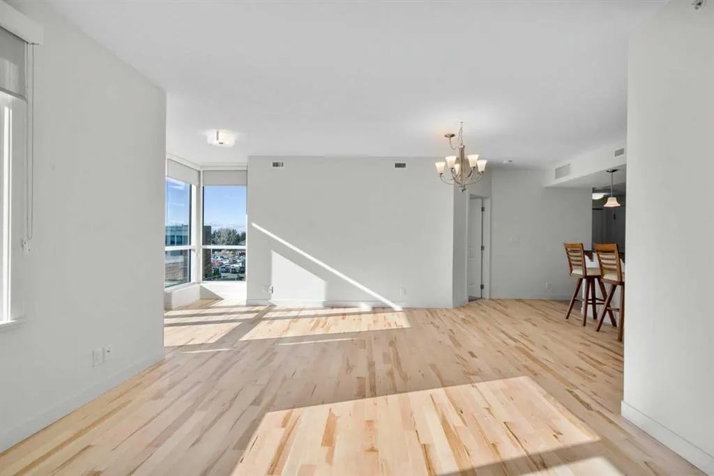 24 Varsity Estates Circle NW, #402
