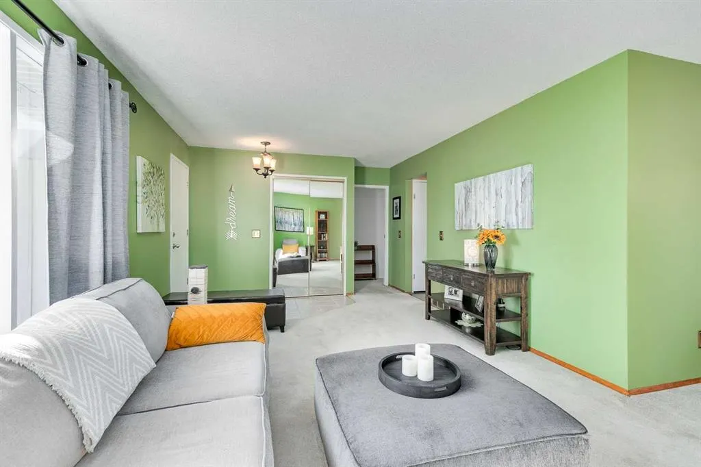 471 Queen Charlotte Road SE