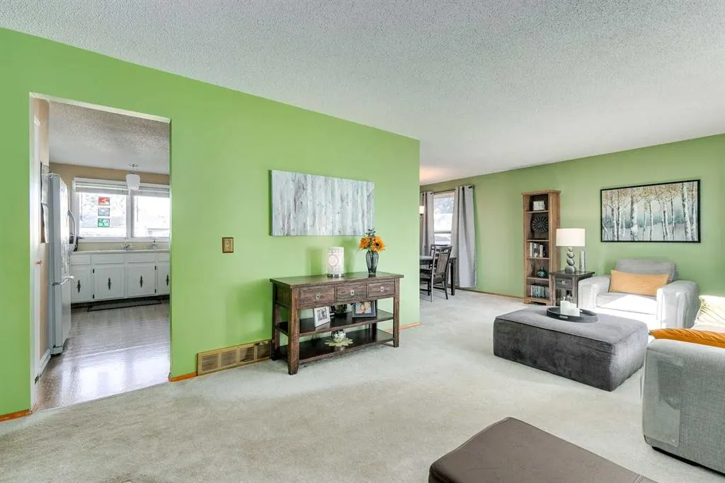 471 Queen Charlotte Road SE