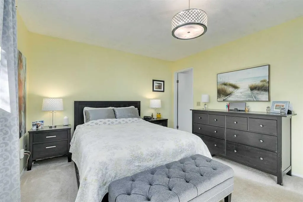 471 Queen Charlotte Road SE