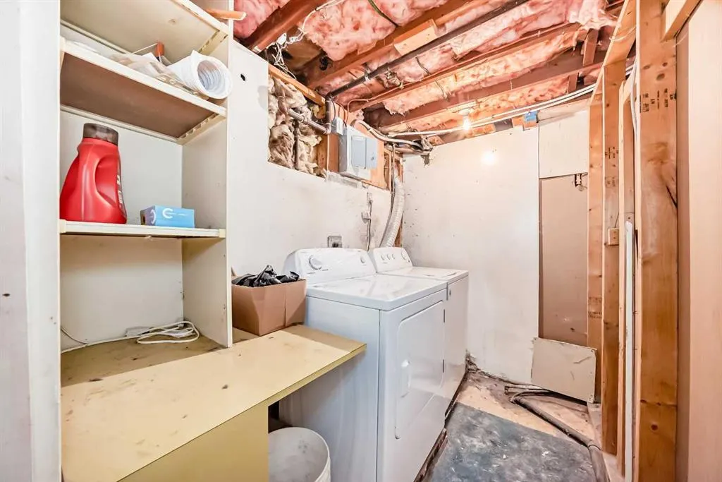 808 Avonlea Place SE