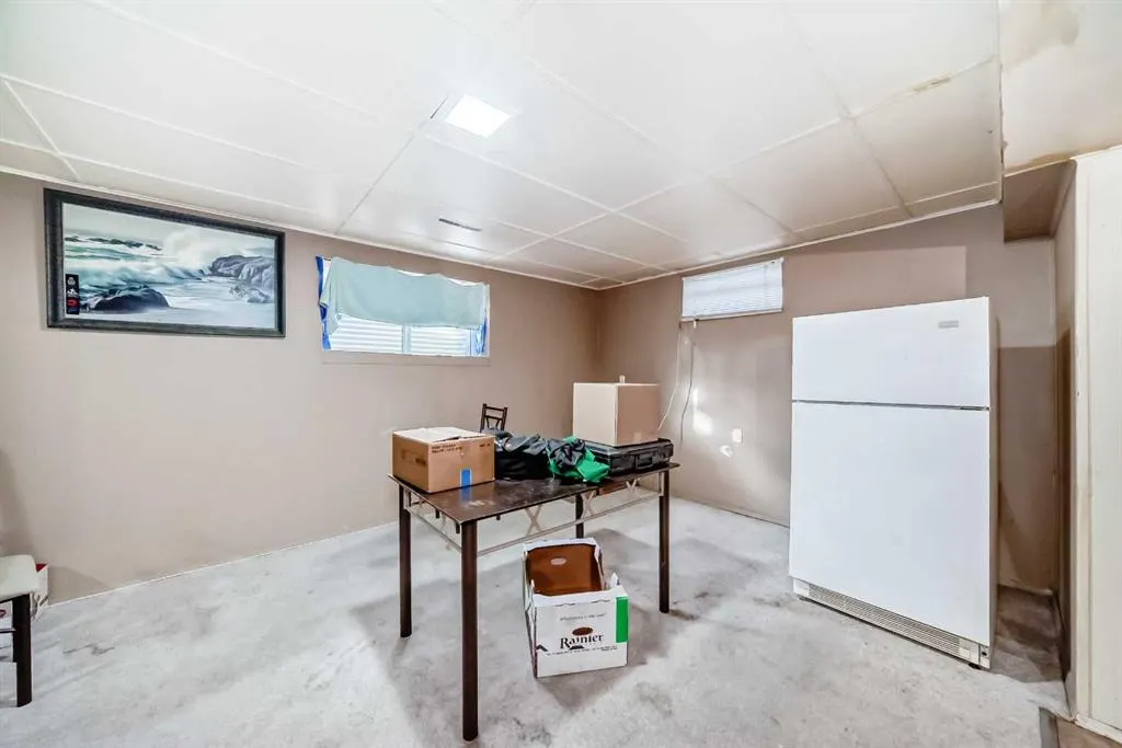 808 Avonlea Place SE