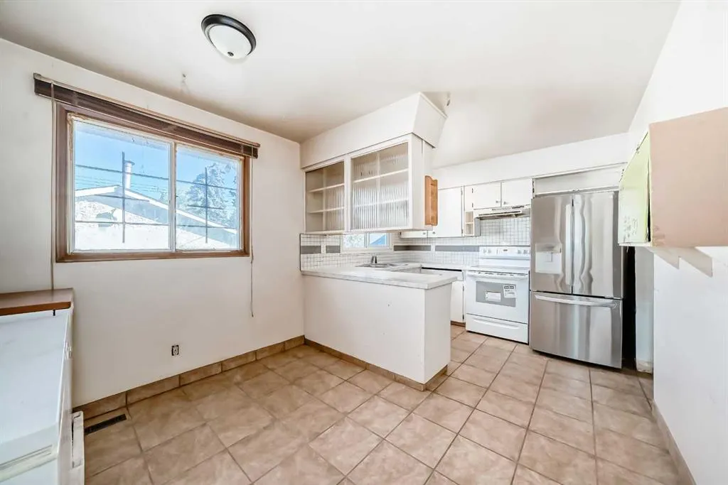 808 Avonlea Place SE