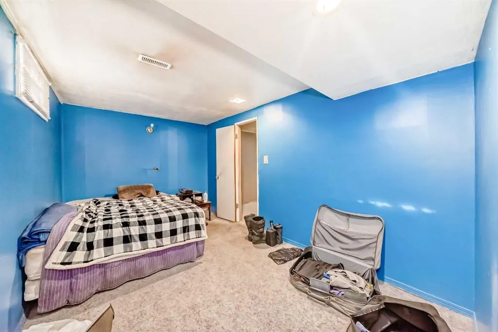 808 Avonlea Place SE