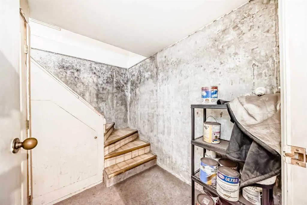 808 Avonlea Place SE