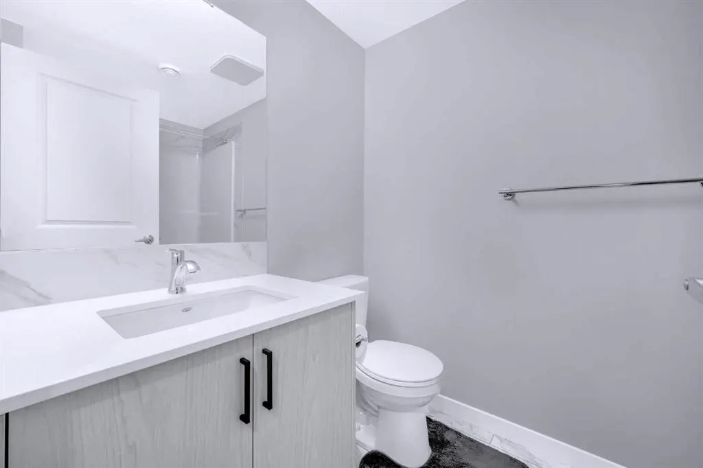 154 Silver Spruce Grove SW