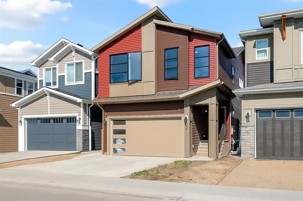 154 Silver Spruce Grove SW