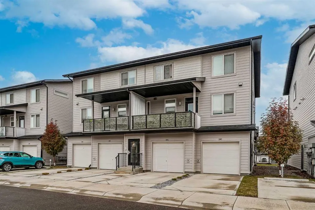 130 Redstone Walk NE, #203