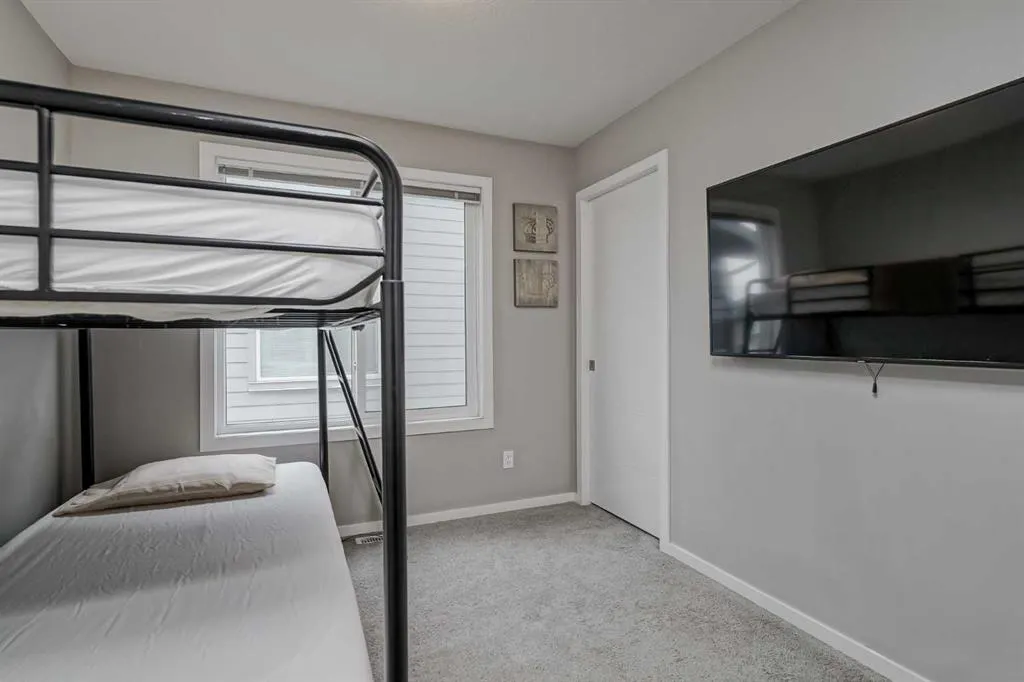 130 Redstone Walk NE, #203