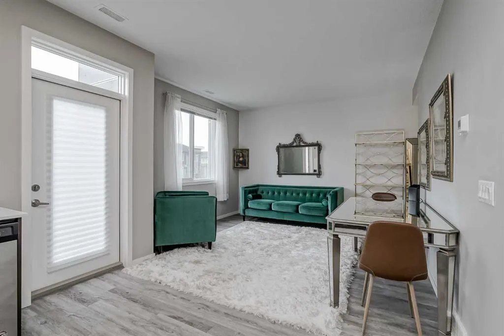 130 Redstone Walk NE, #203