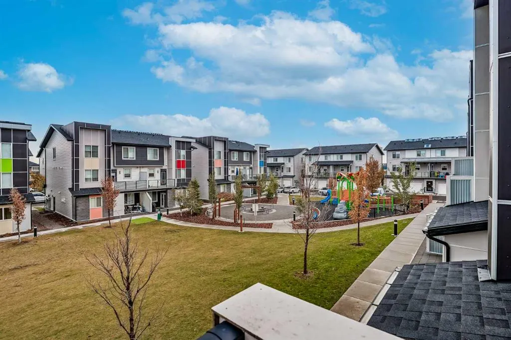 130 Redstone Walk NE, #203