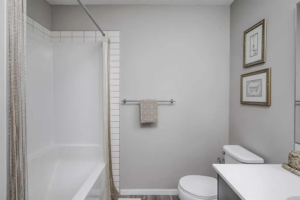 130 Redstone Walk NE, #203