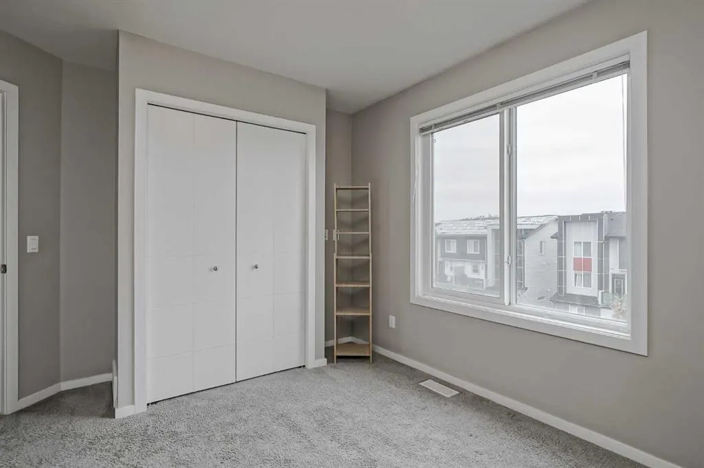 130 Redstone Walk NE, #203