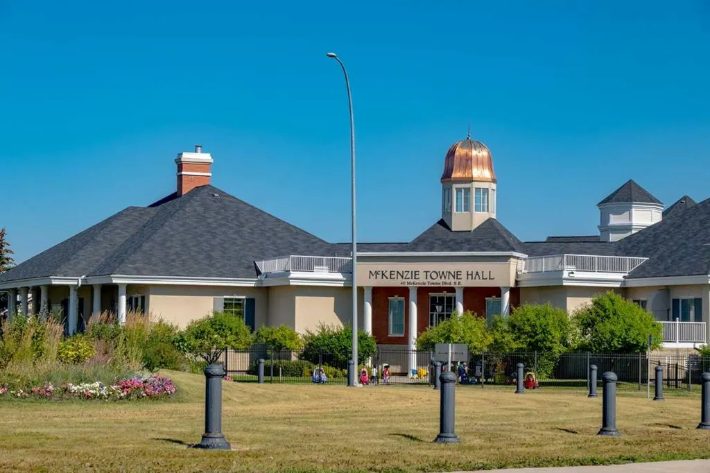 1022 Mckenzie Towne Villas SE