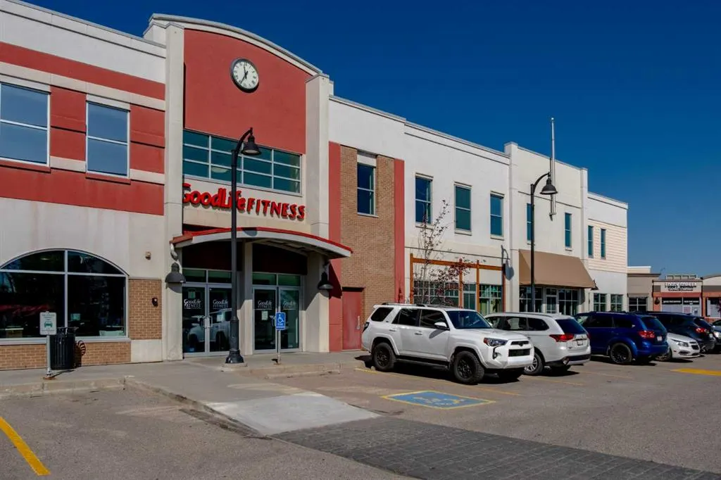 1022 Mckenzie Towne Villas SE