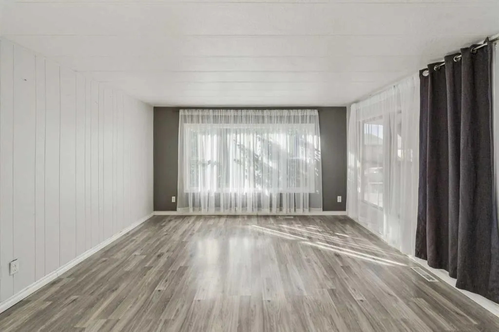 12 Spring Haven Road SE