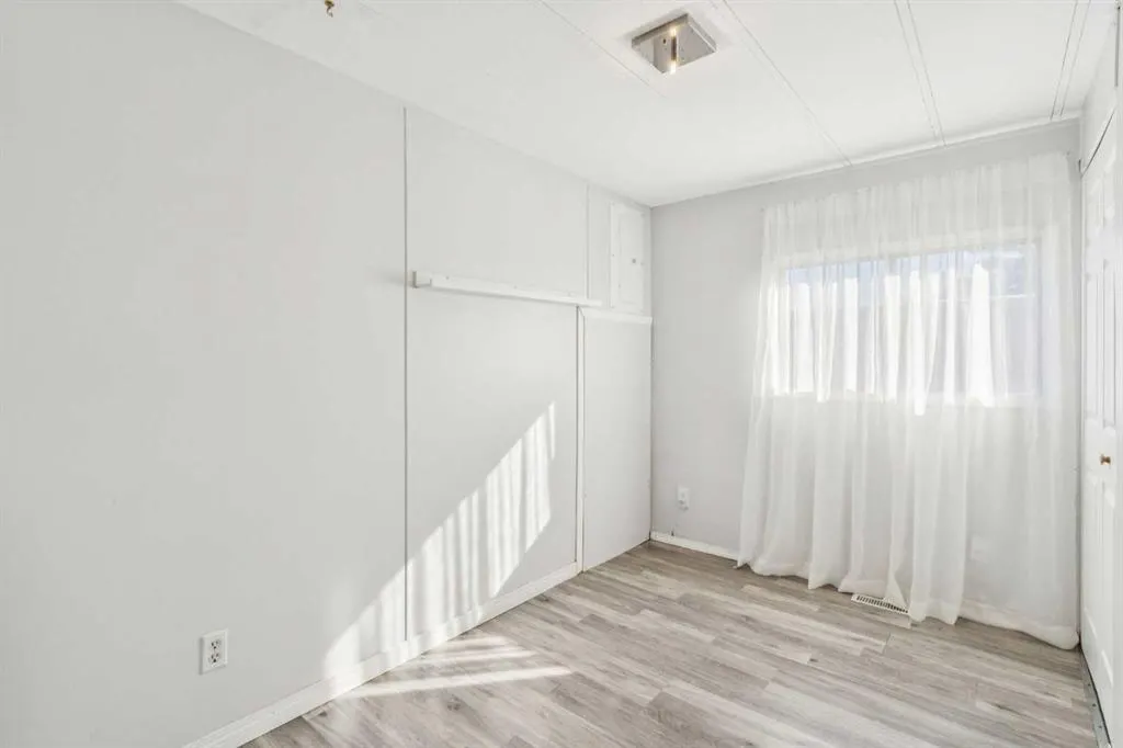 12 Spring Haven Road SE