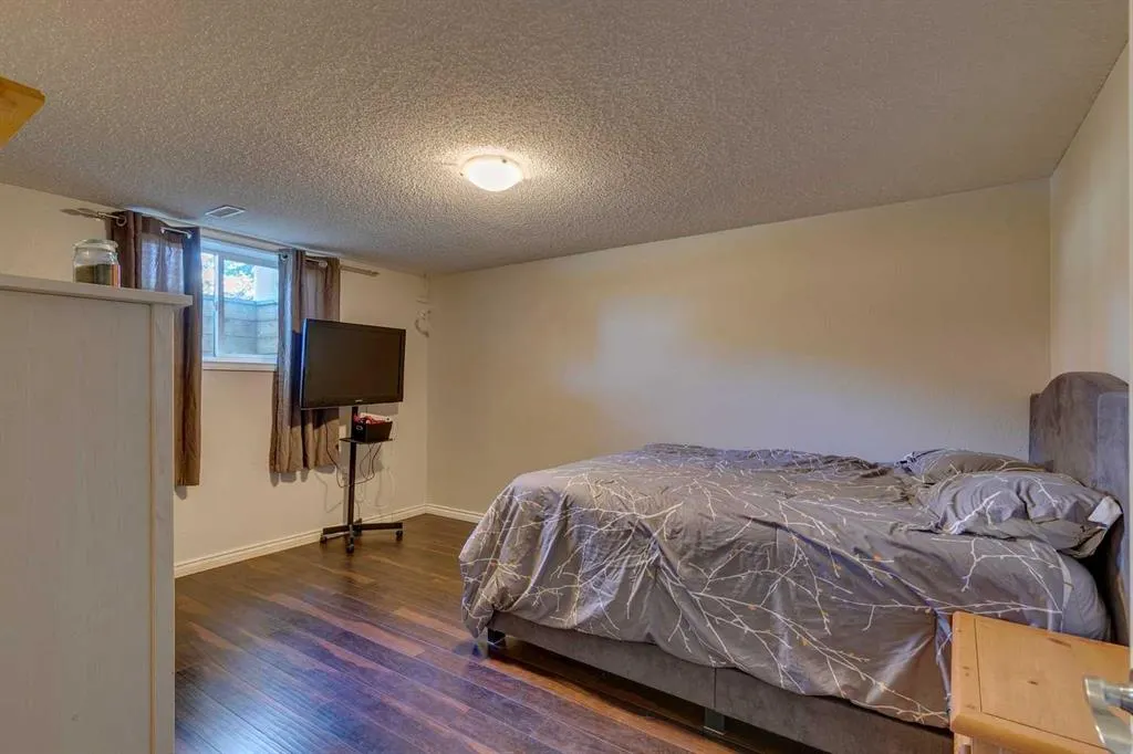 280 Deercliff Road SE