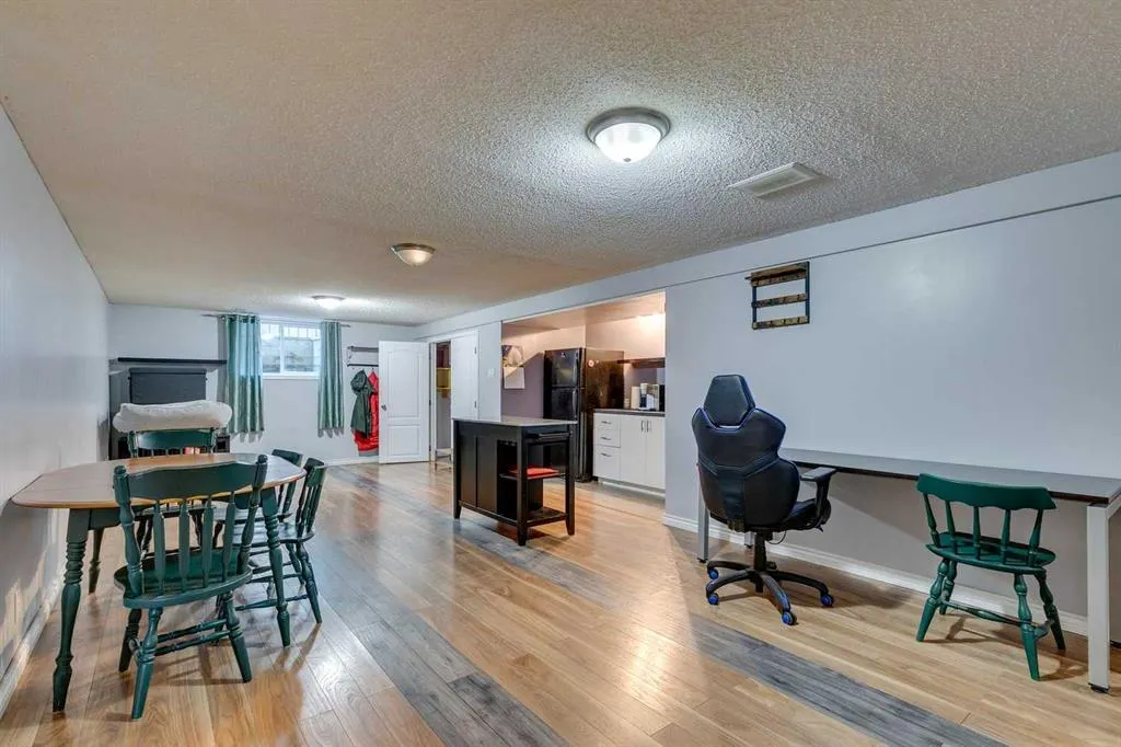 280 Deercliff Road SE