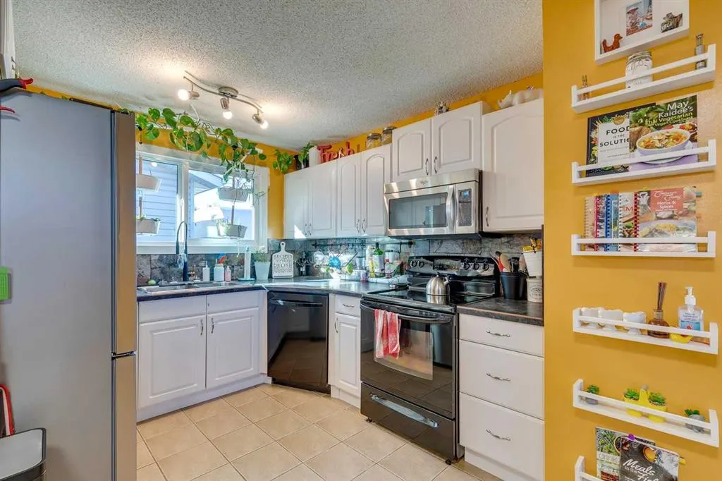 280 Deercliff Road SE