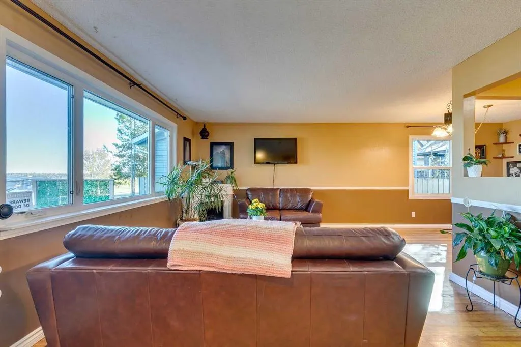 280 Deercliff Road SE