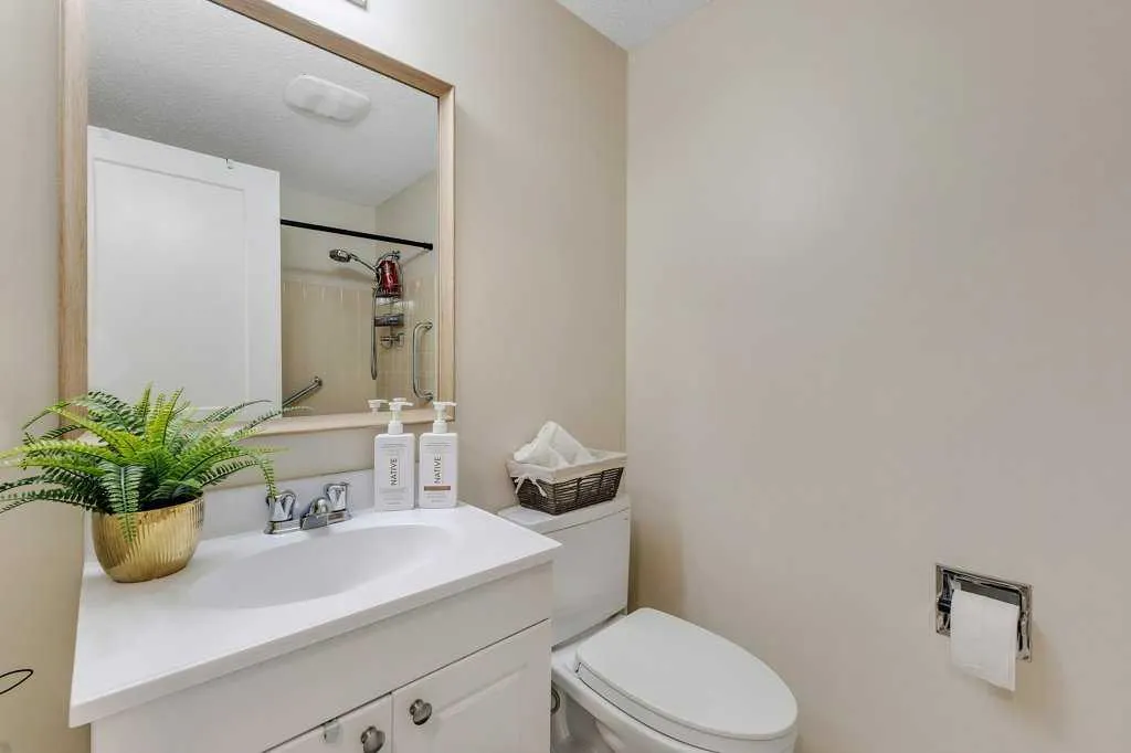 5400 dalhousie Drive NW, #56