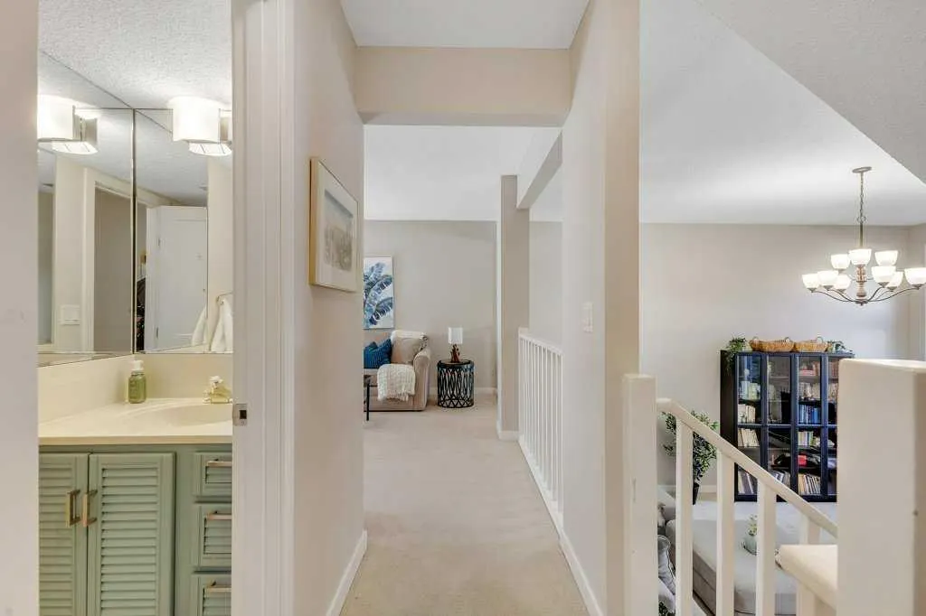 5400 dalhousie Drive NW, #56