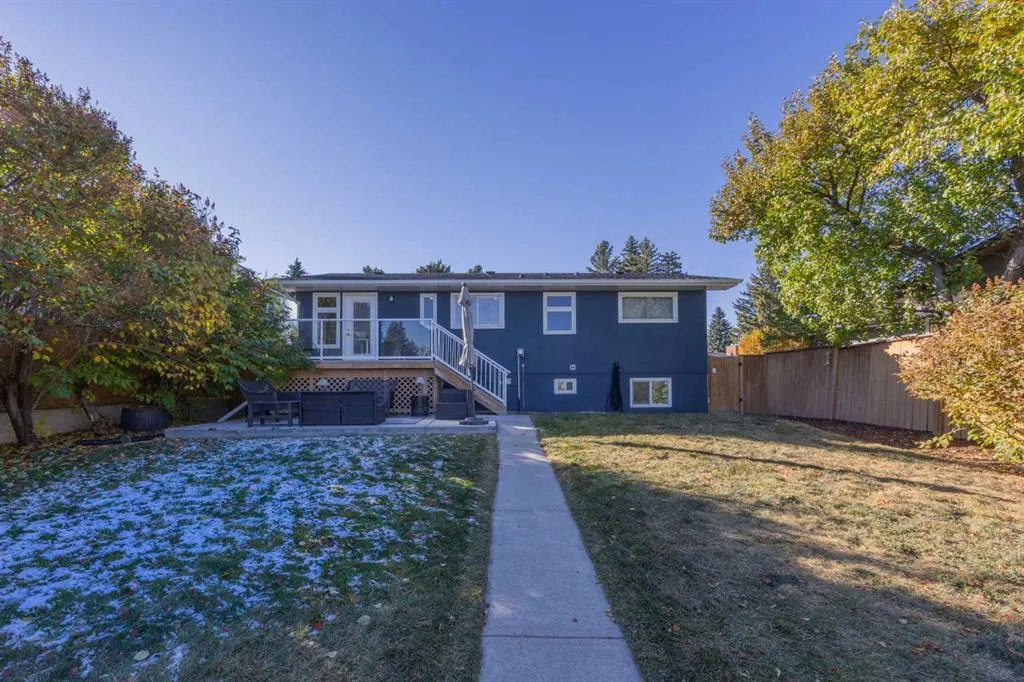 827 Canaveral Crescent SW