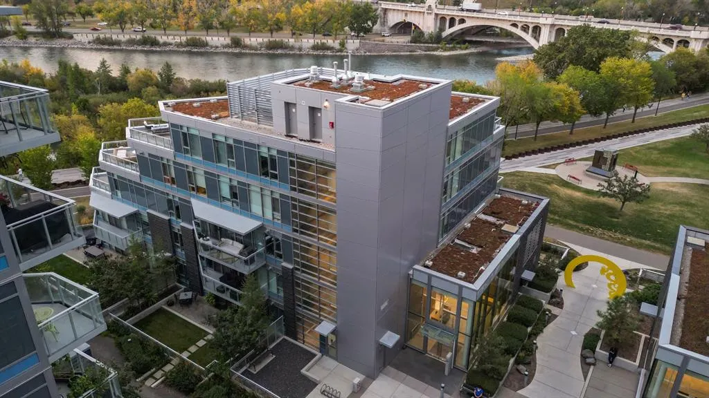 128 Waterfront Court SW, #104